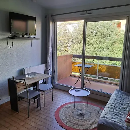 La Desirade I, Mezzanine, Centre Port Apartmán *