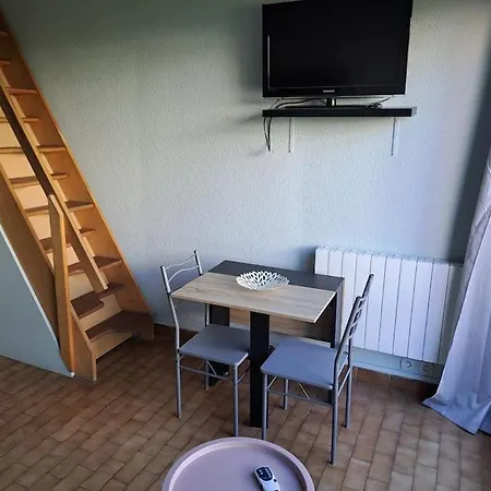 La Desirade I, Mezzanine, Centre Port * Agde