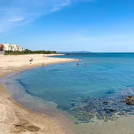 La Desirade I, Mezzanine, Centre Port * Agde