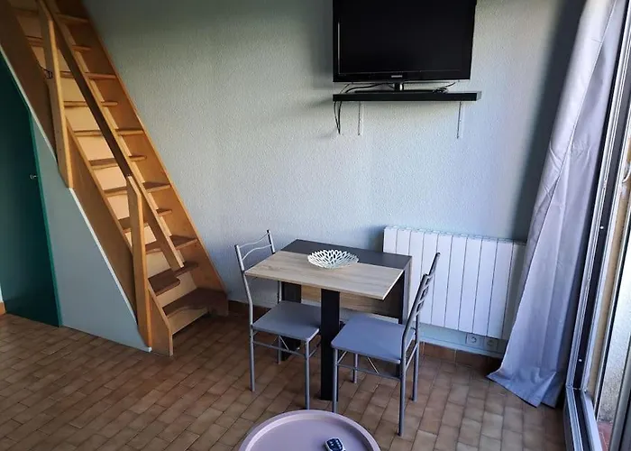 La Desirade I, Mezzanine, Centre Port * Agde