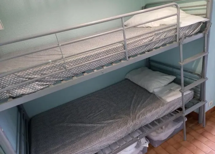 La Desirade I, Mezzanine, Centre Port شقة